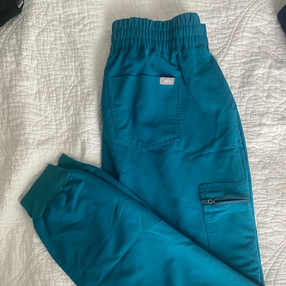 FIGS high waisted Zamora jogger scrub pants - Picture 1 of 2